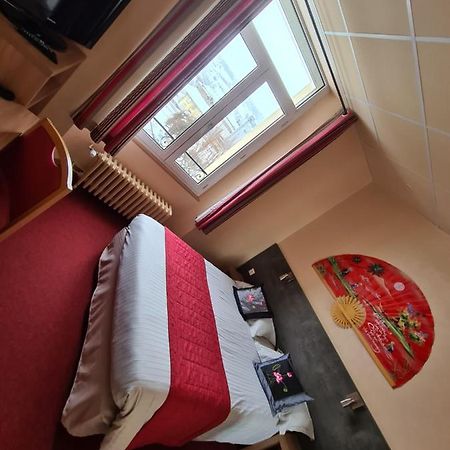 Hostellerie Du Cantal Murat  Bagian luar foto