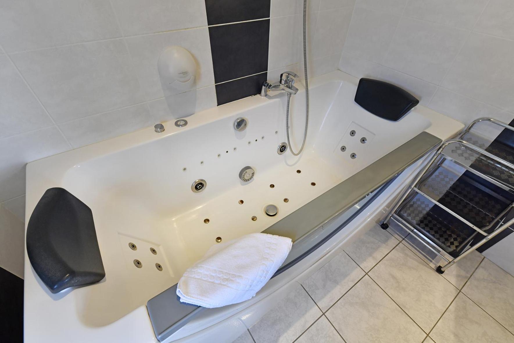 Hostellerie Du Cantal Murat  Bagian luar foto